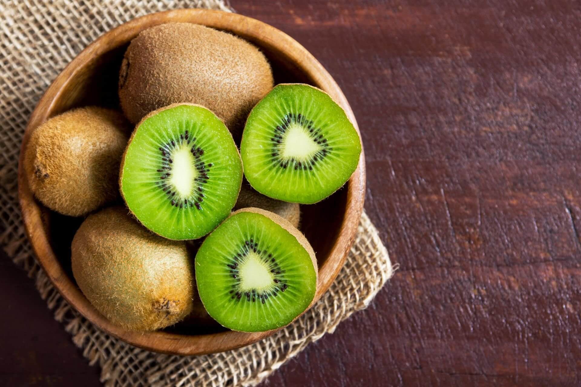 Das passiert, wenn Sie täglich eine Kiwi essen. So wirkt sie sich auf Ihren Körper aus