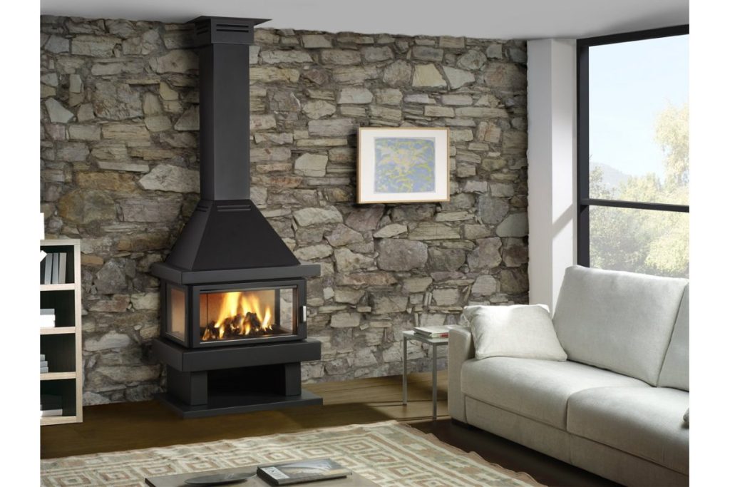 Herbst am Kamin? Wenn Sie gerne ins Feuer schauen, reinigen Sie das Glas gründlich. Eine einfache Methode, um Glas und Kamin ohne aggressive Chemikalien zu reinigen