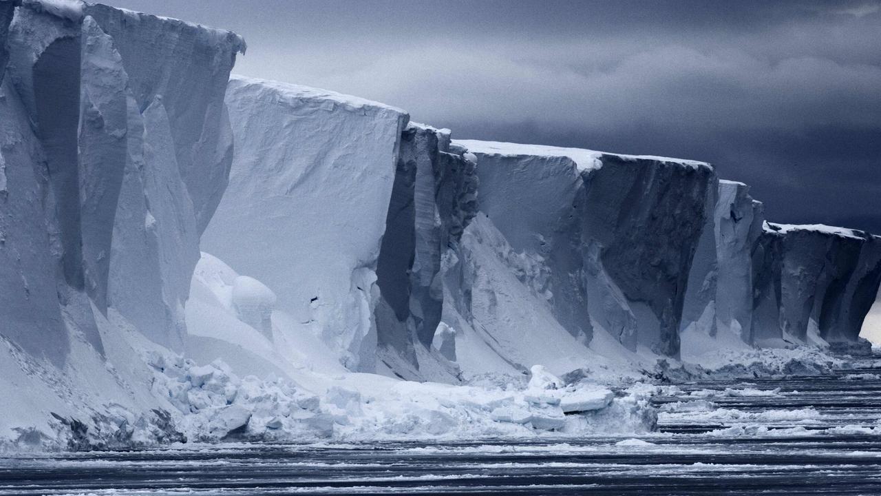 Satelliten haben etwas entdeckt, das dem Herzen des Planeten ähnelt. Unter dem Eis der Antarktis schlägt ein Wassersystem, das wir nicht wecken dürfen.