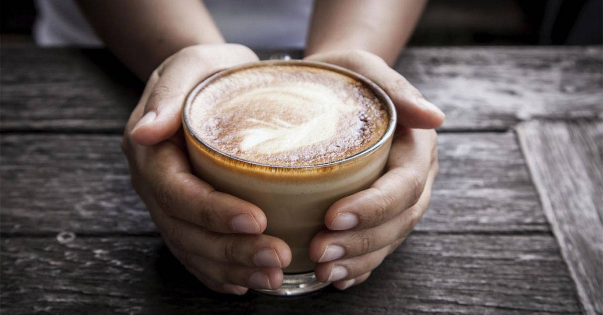 Eine Alternative zum Latte, die die Ketose fördert. Warum sollte man Kaffee mit Kokosmilch trinken?