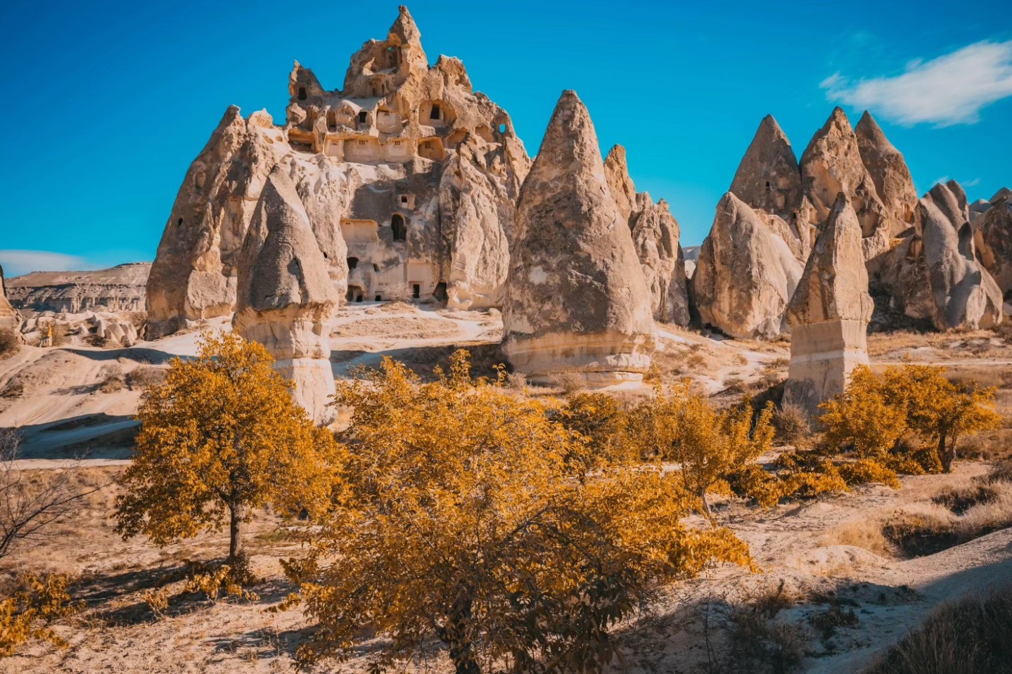 Auf prähistorischer Keramik hat jemand ein menschliches Gesicht dargestellt. Wissenschaftler auf den Spuren eines 5000 Jahre alten Rätsels
