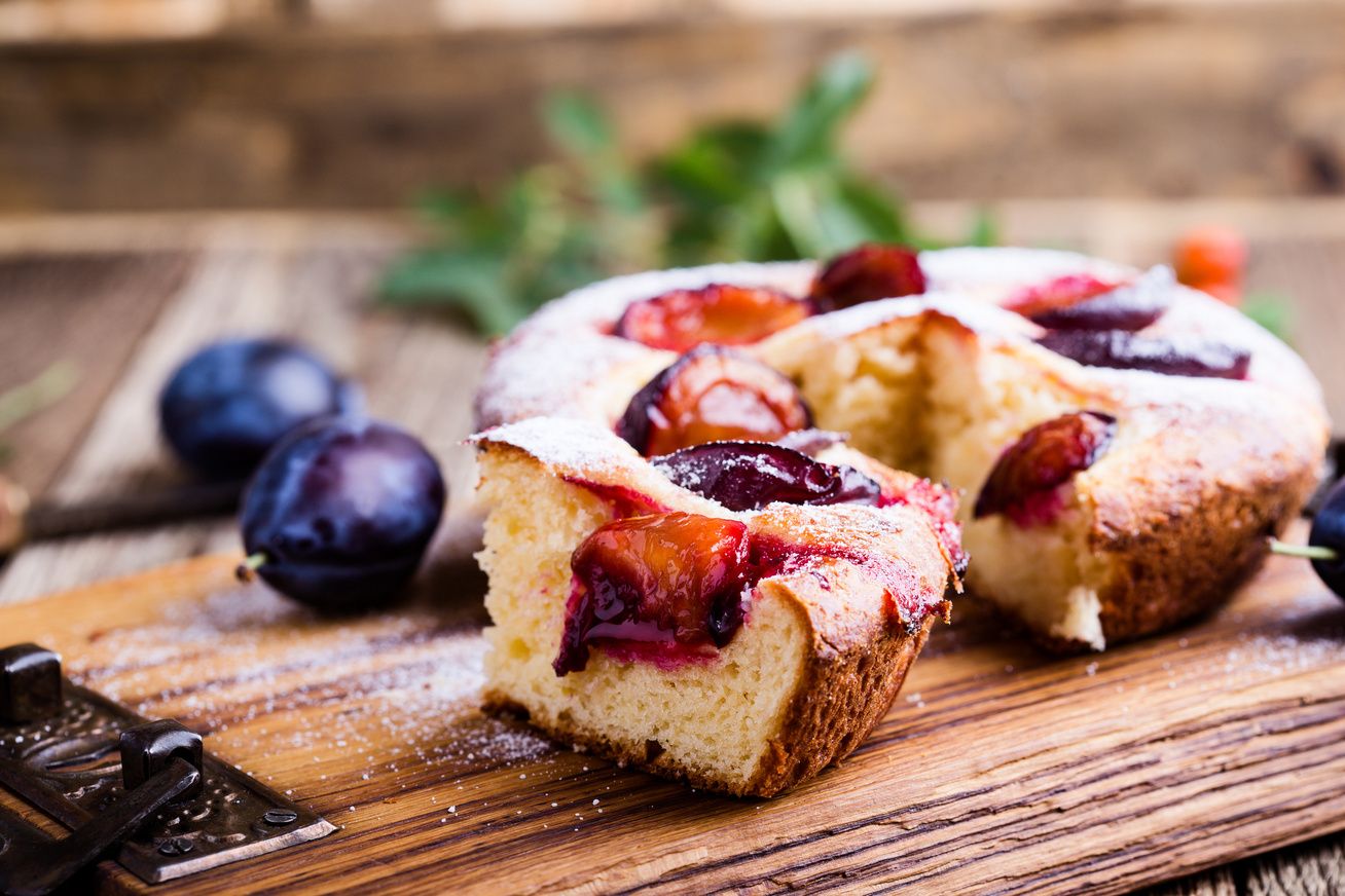 Pflaumenkuchen mit Kefir: das einfachste Rezept