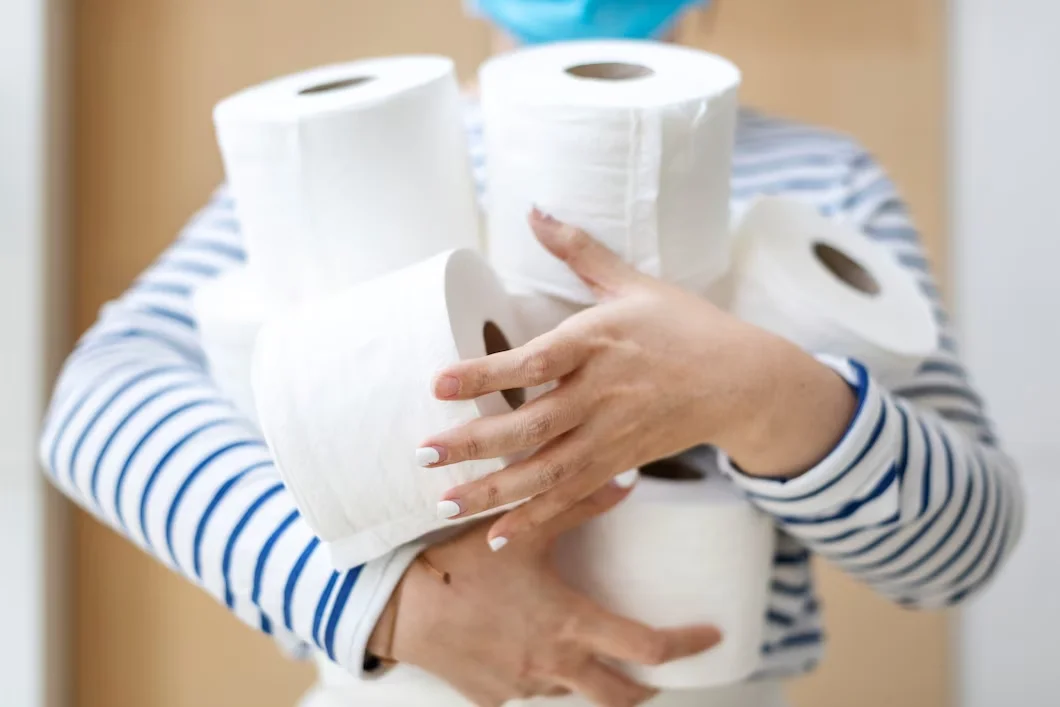 Ein seltsamer Trick: Deshalb legen Menschen Toilettenpapier in den Kühlschrank
