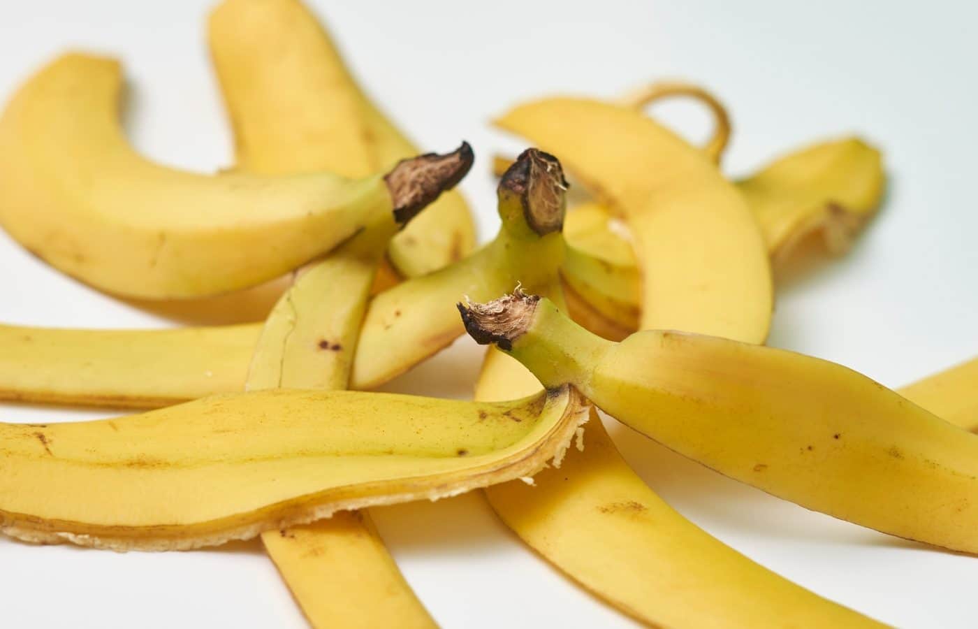 Bananenschalen mit Essig: Warum wird diese Mischung empfohlen und wofür wird sie verwendet?