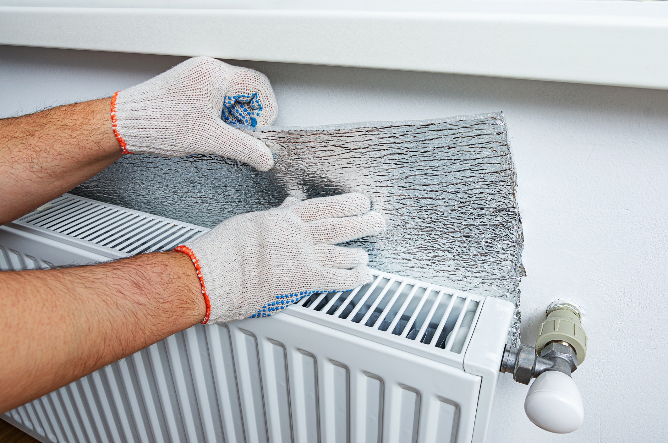 Aluminiumfolie hinter Heizkörpern zur Wärmeoptimierung: Wie effektiv ist das wirklich?