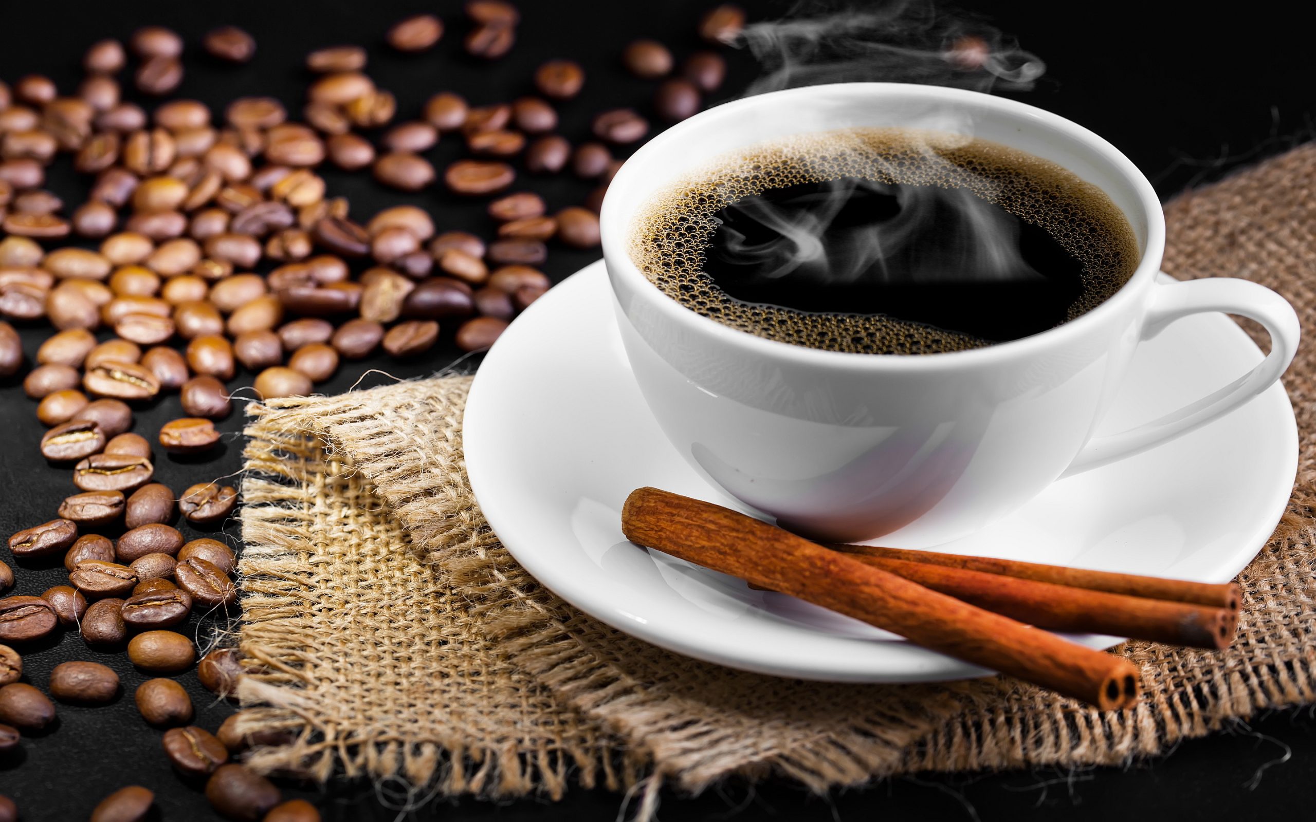 Eine Prise reicht aus, und der Kaffee wirkt wie ein natürlicher Fettverbrenner. Außerdem schmeckt er hervorragend.