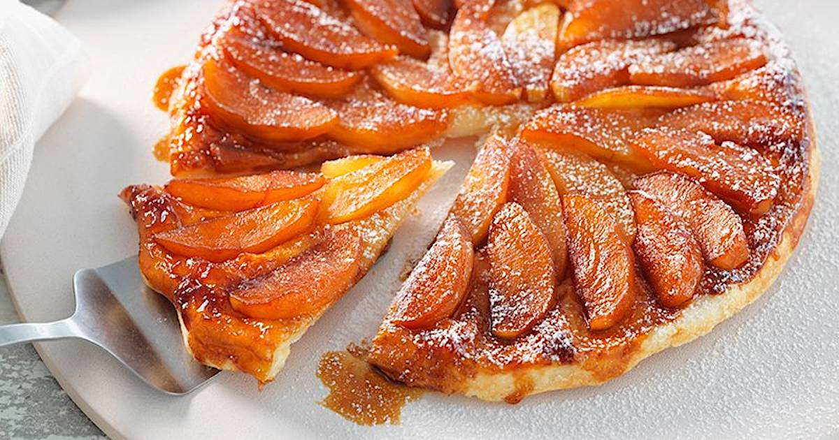 Tarte Tatin: die französische Version des klassischen Apfelkuchens, umgedreht gebacken und karamellisiert