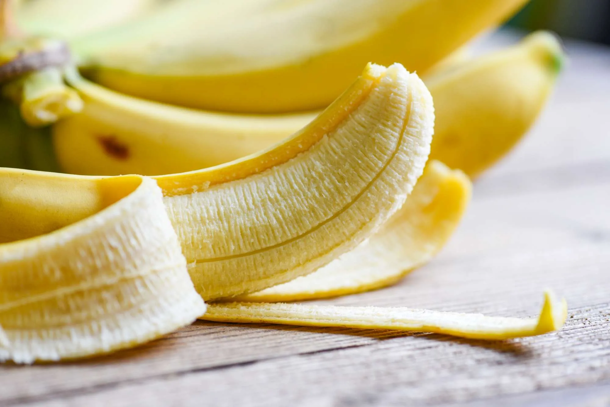 Bananenschalen mit Essig: Warum wird diese Mischung empfohlen und wofür wird sie verwendet?