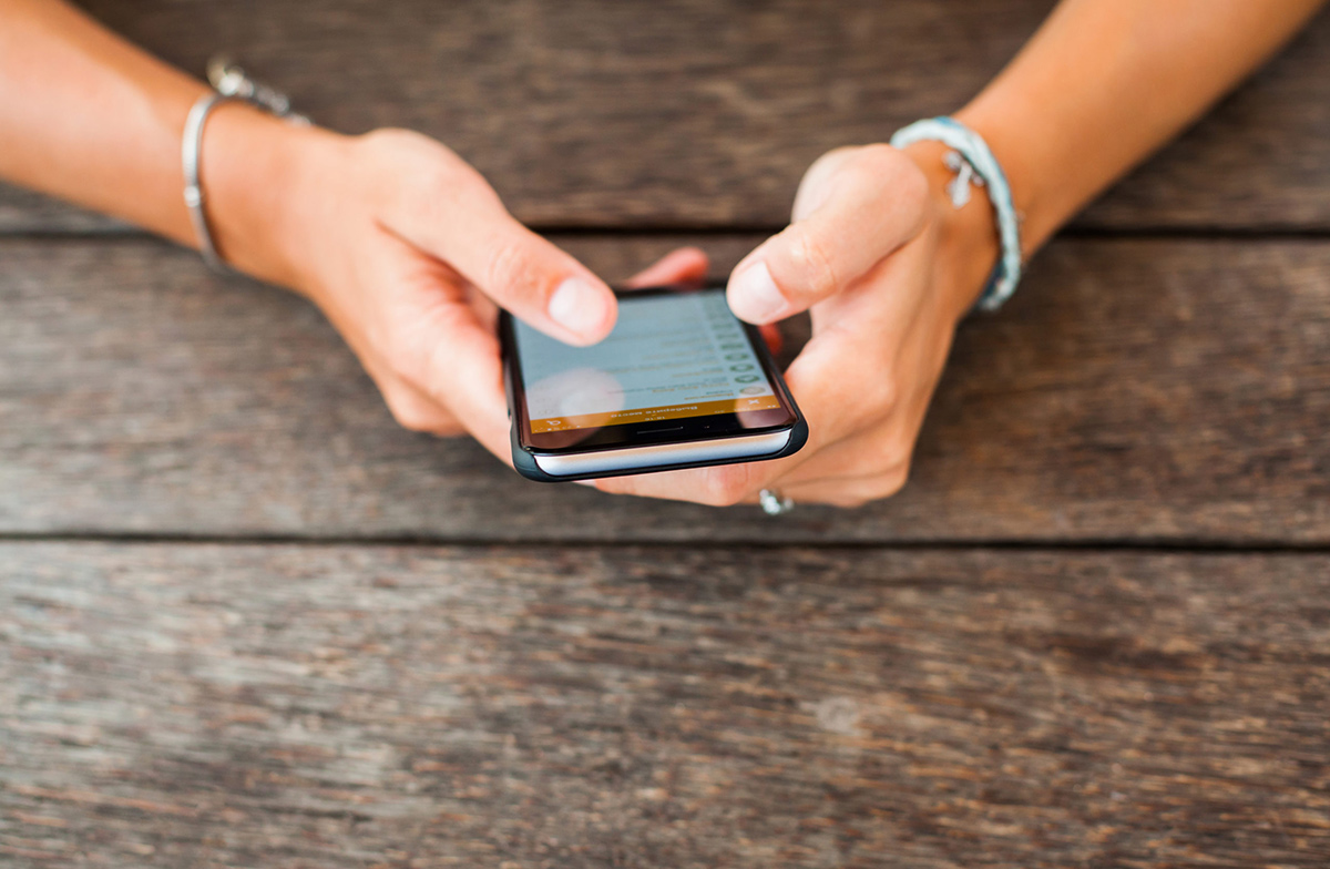 Eine Funktion, die Sie auf Ihrem Mobiltelefon deaktivieren sollten, um dessen Leistung zu verbessern und den Akku zu schonen