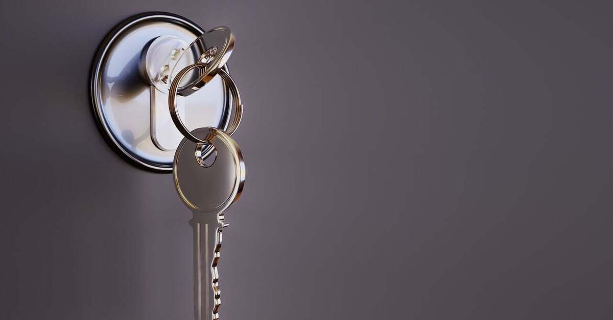 Experte für öffentliche Sicherheit: „Wenn Sie zu Bett gehen, schließen Sie die Tür nicht ab, denn das erhöht nicht die Sicherheit und kann sogar das Gegenteil bewirken.“