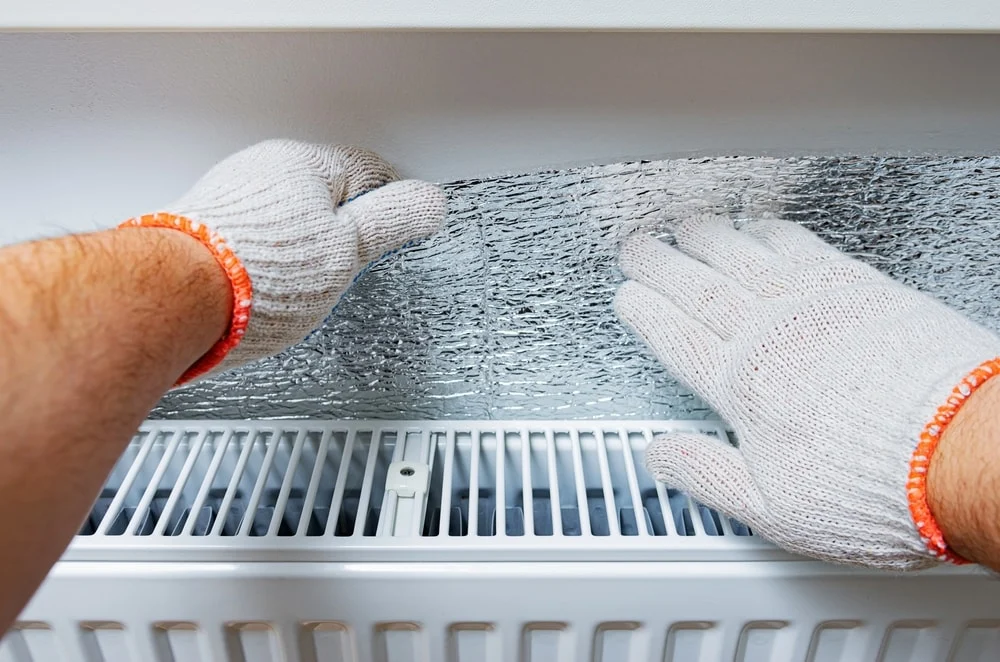 Aluminiumfolie hinter Heizkörpern zur Wärmeoptimierung: Wie effektiv ist das wirklich?