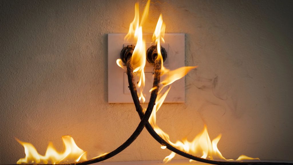Elektrogeräte, die Sie beim Verlassen des Hauses immer ausschalten sollten, um Brände zu vermeiden