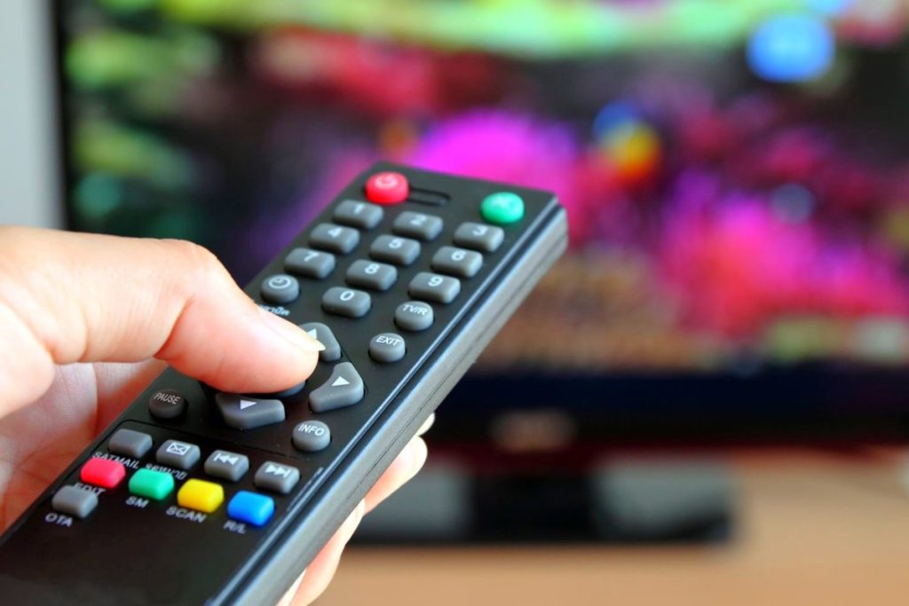 So verwenden Sie Ihr Mobiltelefon als Fernbedienung für Ihren Fernseher