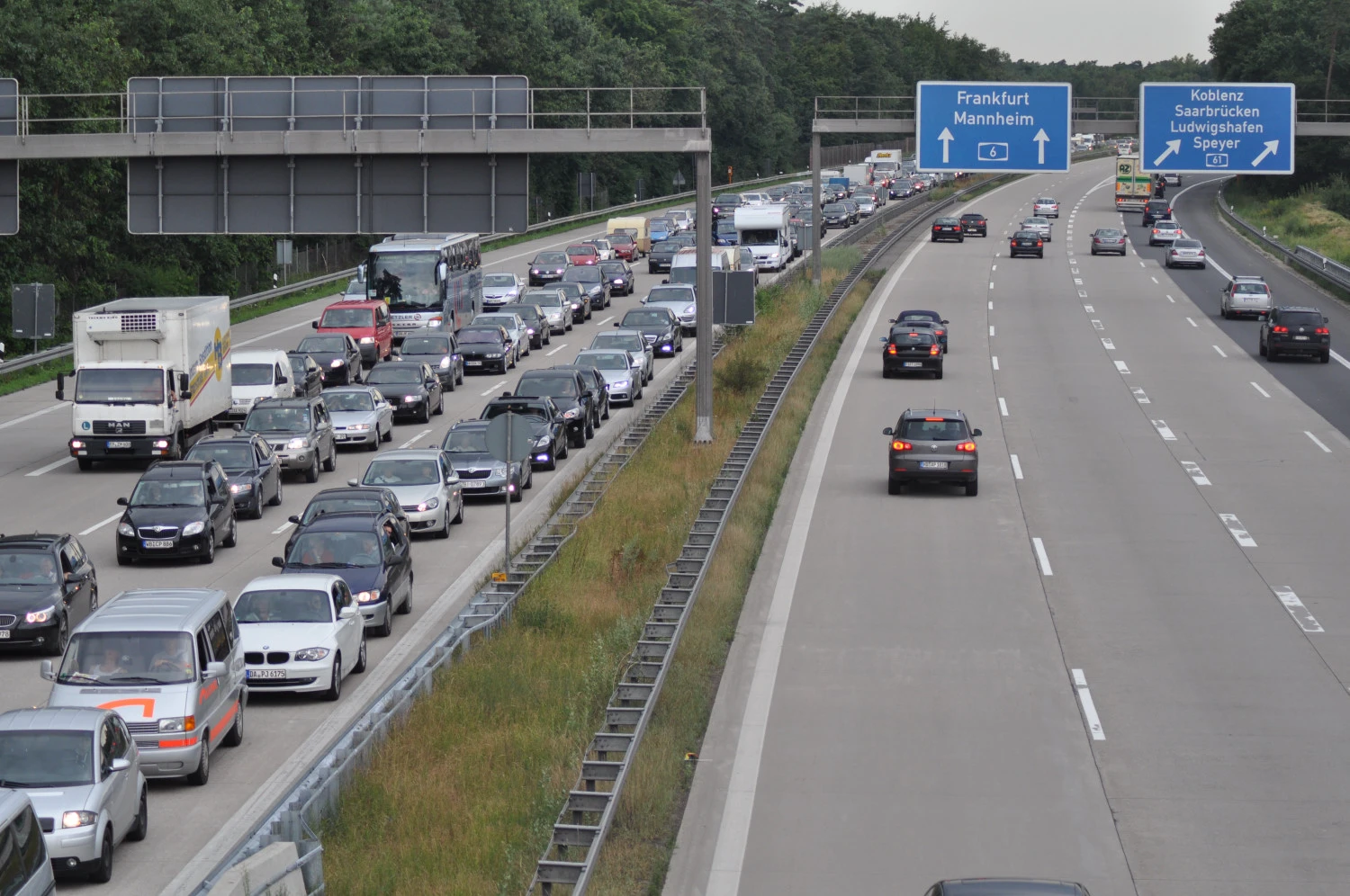 Deutschland sperrt wichtige Autobahn. Autofahrer müssen mit 10 Tagen Behinderungen rechnen
