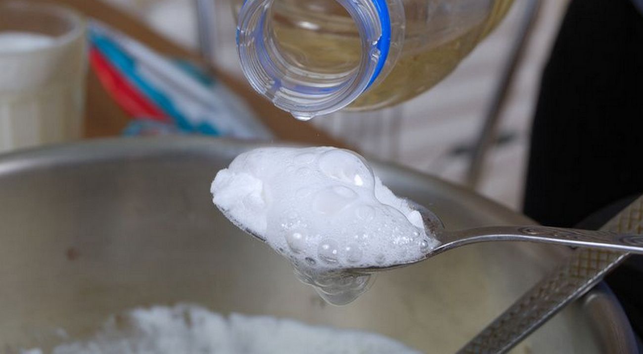 Mischen von Natriumbikarbonat mit Wasserstoffperoxid: Warum Experten dies empfehlen und wozu es gut ist