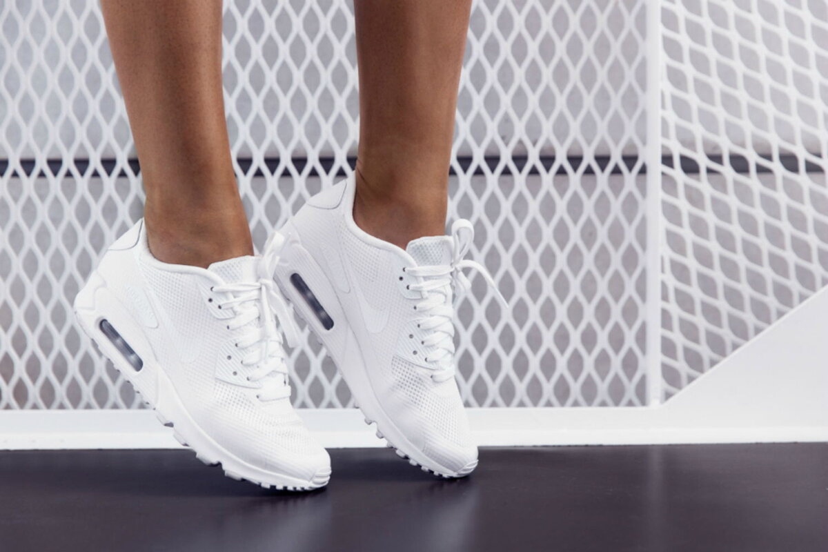 Weder Essig noch Backpulver: eine bleichende Mischung zum Reinigen von Turnschuhen, damit sie wieder wie neu aussehen