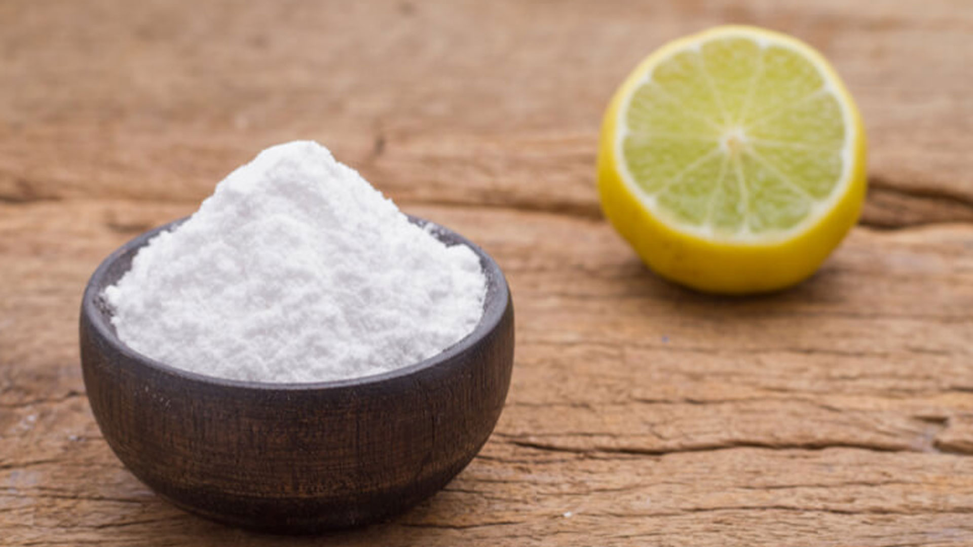 Backpulver mit Zitronensaft mischen: Warum ist das empfehlenswert und wozu dient es?